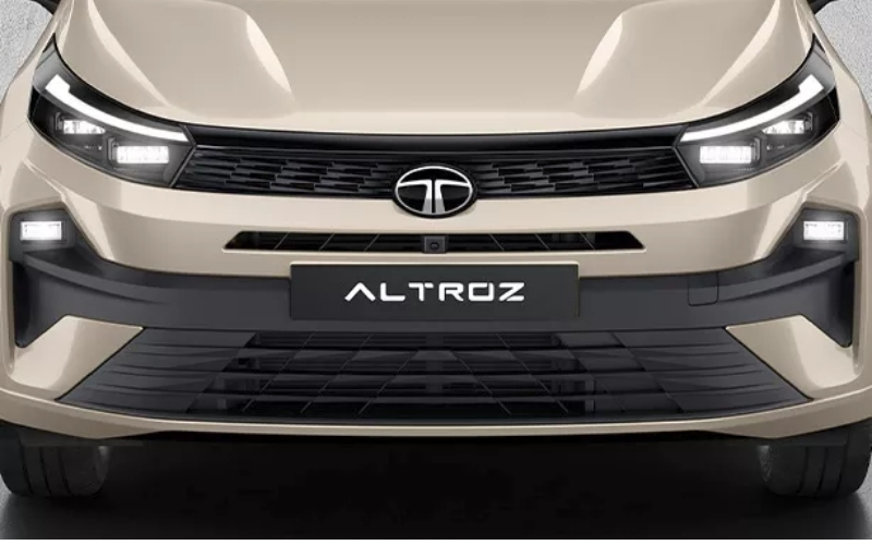 
The 3D front grill’s premium look enhances airflow as you cut through the air with precision. Every turn feels like a power move.
